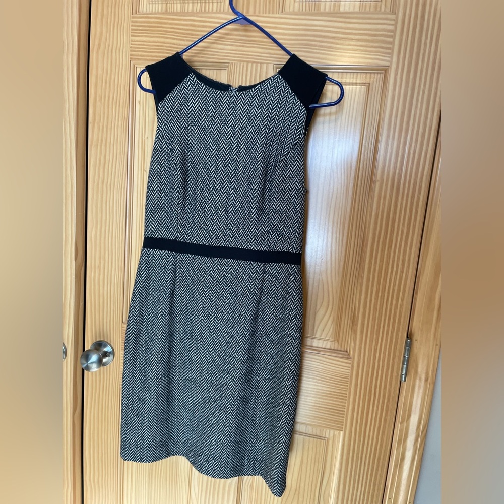 Banana Republic Black and White Midi Dress Women’s size 2